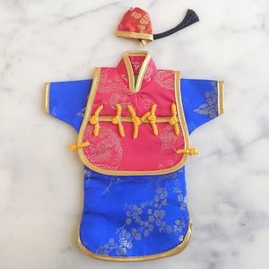 NWT. Wine Bottle Cover: Chinese Silk Brocade Blue Red Gold Men's Outfit with Hat